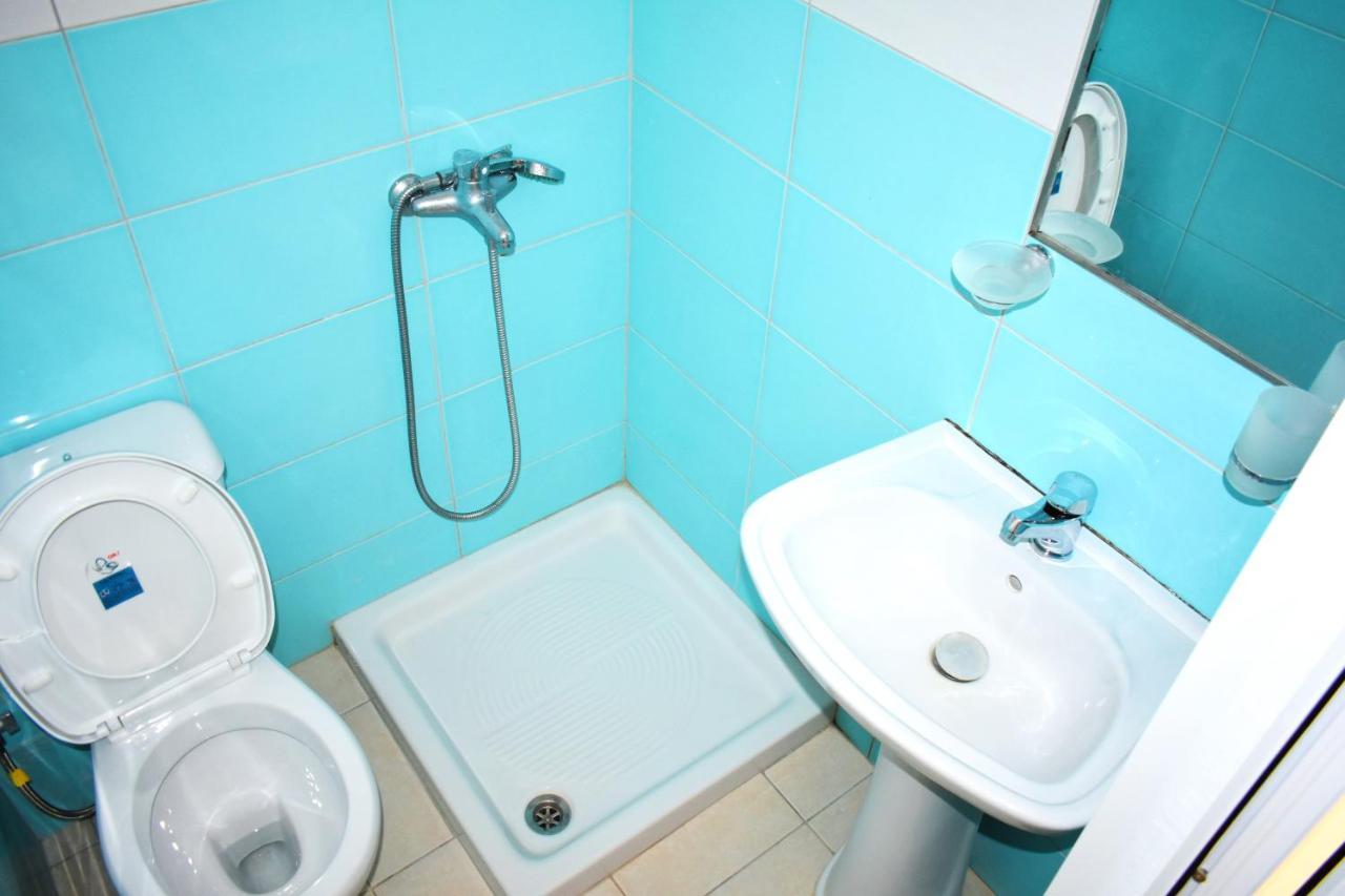 Ionio Rooms II Himare Bagian luar foto
