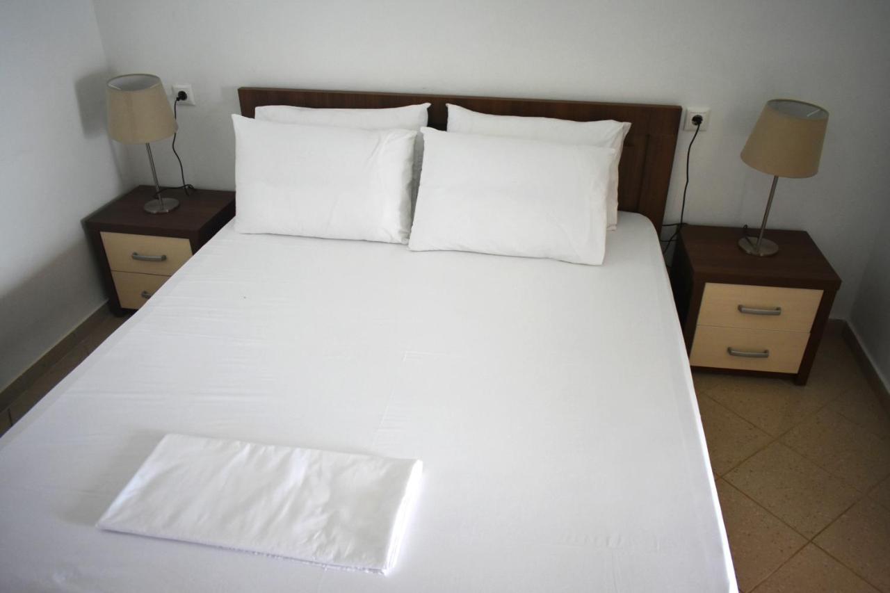 Ionio Rooms II Himare Bagian luar foto