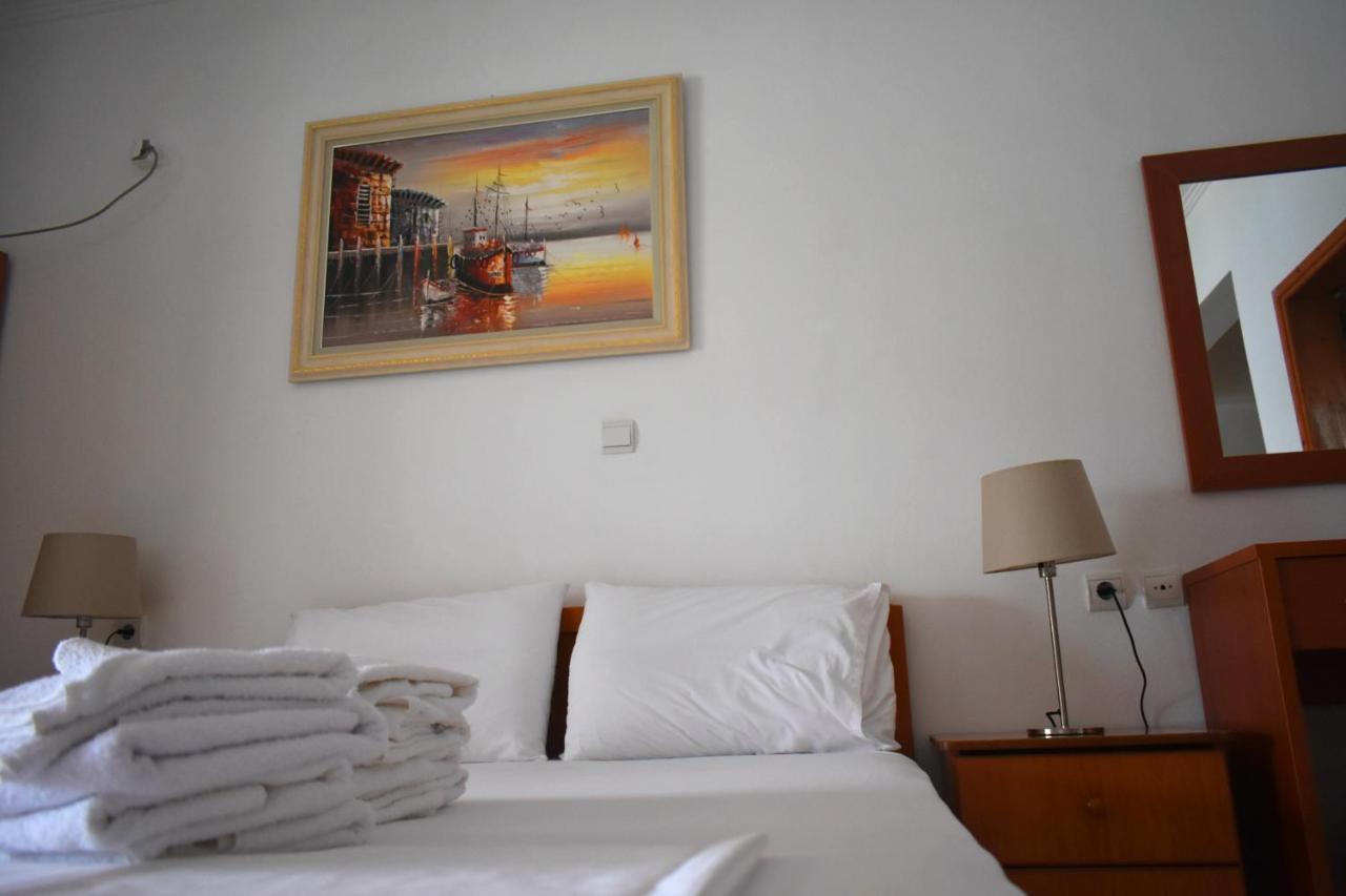 Ionio Rooms II Himare Bagian luar foto