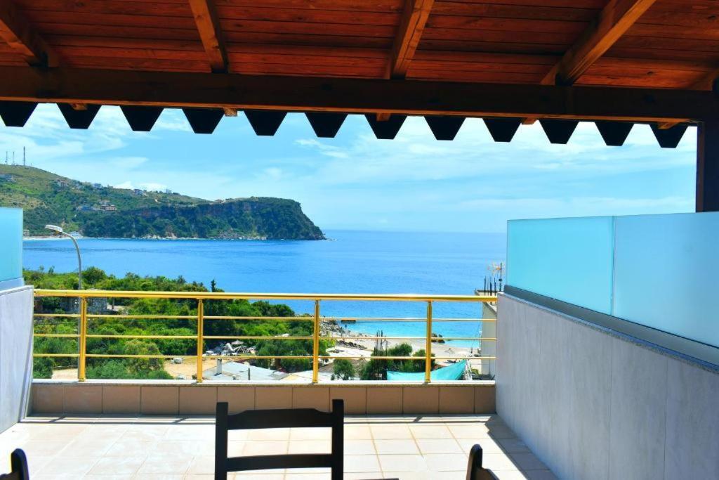 Ionio Rooms II Himare Bagian luar foto